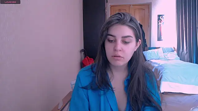 Snapshot of _Roselina_ chatting on March 13, 2025, 6:16 am Roselina online show from March 13, 2025, 6:16 am