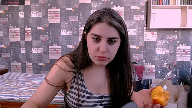 Snapshot of _Roselina_ chatting on September 22, 2025, 9:59 am Roselina online show from September 22, 2025, 9:59 am