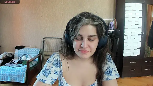  Roselina  online show from June 25, 2026, 9:47 am