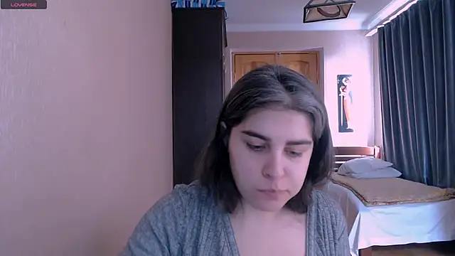 Snapshot of _Roselina_ chatting on March 3, 2025, 7:13 am Roselina online show from March 3, 2025, 7:13 am