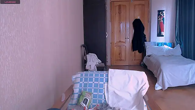 Snapshot of _Roselina_ chatting on March 11, 2025, 9:13 am Roselina online show from March 11, 2025, 9:13 am