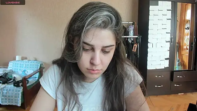  Roselina  online show from July 7, 2026, 6:47 am
