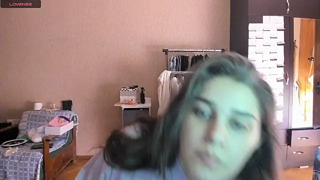  Roselina  online show from July 3, 2026, 5:52 pm
