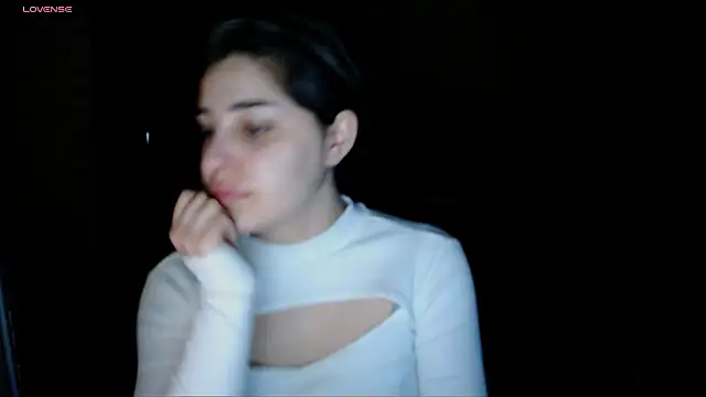  Roselina  online show from April 17, 2026, 7:17 pm