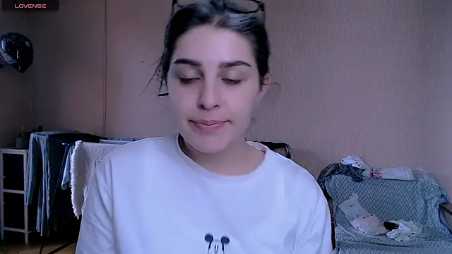 Snapshot of _Roselina_ chatting on September 27, 2025, 11:38 am Roselina online show from September 27, 2025, 11:38 am