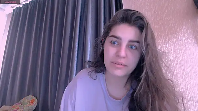 Snapshot of _Roselina_ chatting on February 26, 2025, 7:02 am Roselina online show from February 26, 2025, 7:02 am