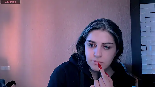 Snapshot of _Roselina_ chatting on October 11, 2025, 12:39 pm Roselina online show from October 11, 2025, 12:39 pm