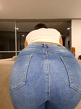 IslaBlaze online show from September 25, 2025, 2:28 am