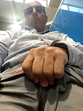 Snapshot of sempreilmio2 chatting on October 2, 2025, 10:40 am sempreilmio2 online show from October 2, 2025, 10:40 am