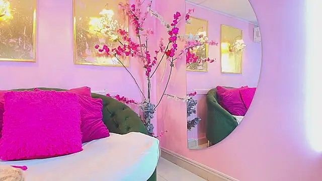 scarlette69 online show from February 16, 2026, 8:07 pm