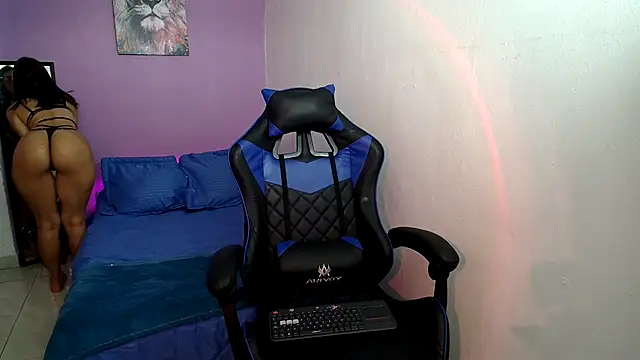 Snapshot of alana_lara chatting on October 25, 2025, 4:44 am alana lara online show from October 25, 2025, 4:44 am