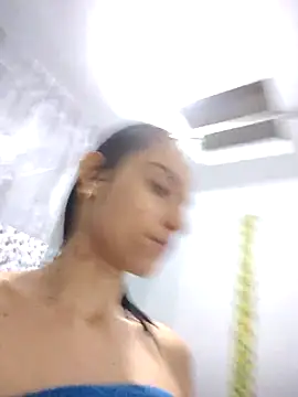 Snapshot of alana_lara chatting on October 12, 2025, 11:39 pm alana lara online show from October 12, 2025, 11:39 pm