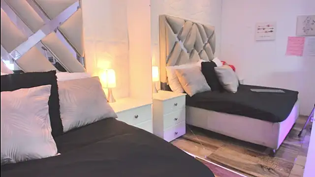 raquell moore online show from April 7, 2026, 11:56 am