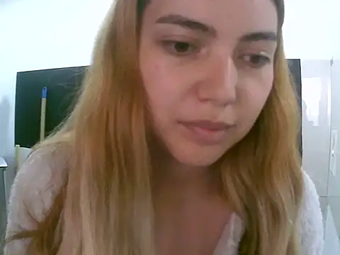 Snapshot of VittoriaTaylor chatting on November 24, 2025, 9:37 pm VittoriaTaylor online show from November 24, 2025, 9:37 pm