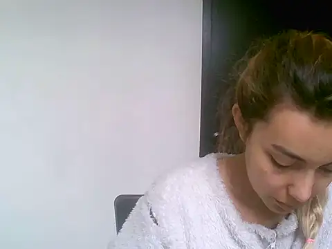 VittoriaTaylor online show from March 24, 2026, 3:34 pm