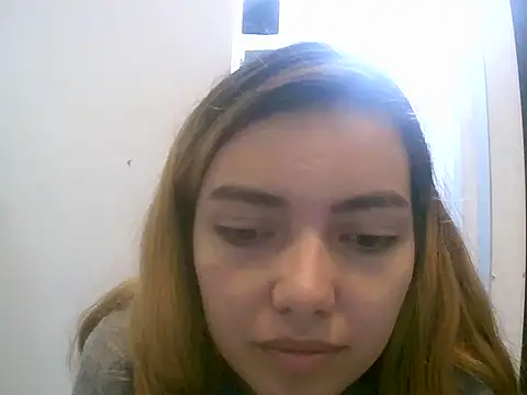 VittoriaTaylor online show from March 23, 2026, 5:07 am