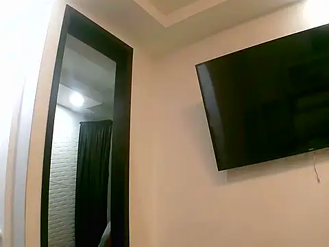 VittoriaTaylor online show from April 11, 2026, 11:19 pm