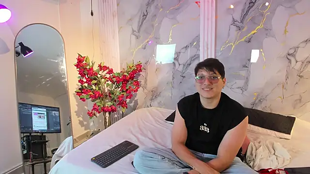 vanilla hot online show from December 3, 2025, 7:24 pm