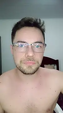 Snapshot of Dyllan__ chatting on June 4, 2026, 6:56 pm Dyllan online show from June 4, 2026, 6:56 pm