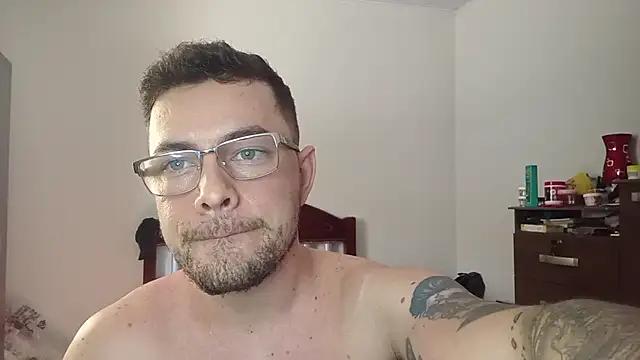 Snapshot of Dyllan__ chatting on May 23, 2026, 3:00 pm Dyllan online show from May 23, 2026, 3:00 pm