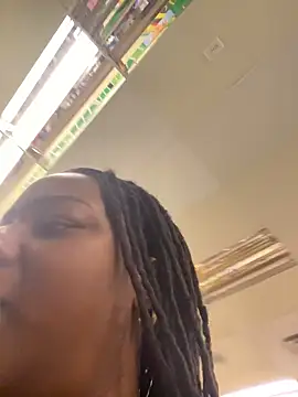 xoxoHotCoCo online show from April 23, 2026, 1:35 pm