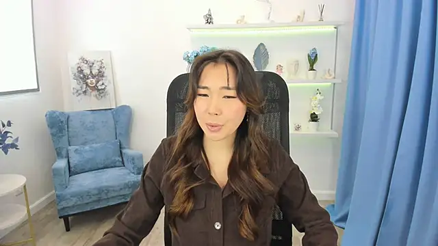 Snapshot of AnnaReyla chatting on October 8, 2025, 11:34 am AnnaReyla online show from October 8, 2025, 11:34 am