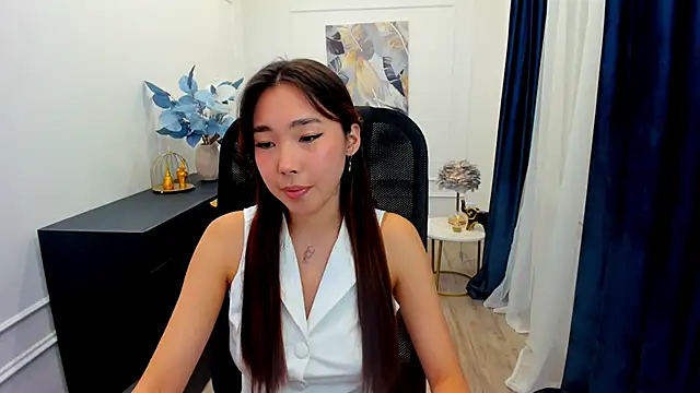 Snapshot of AnnaReyla chatting on September 14, 2025, 11:43 am AnnaReyla online show from September 14, 2025, 11:43 am