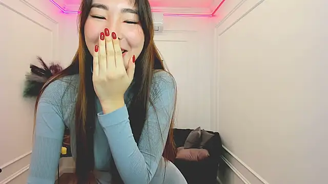 Snapshot of AnnaReyla chatting on November 17, 2025, 11:25 am AnnaReyla online show from November 17, 2025, 11:25 am