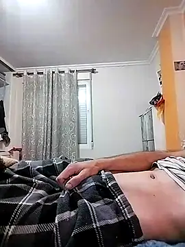 Snapshot of moutt99 chatting on December 17, 2025, 2:00 pm moutt99 online show from December 17, 2025, 2:00 pm