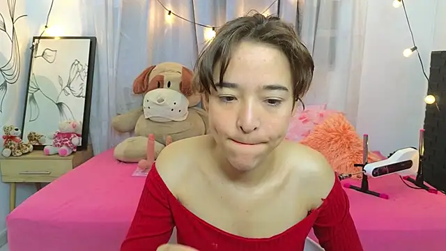 SERAFINA  online show from October 25, 2025, 1:45 pm