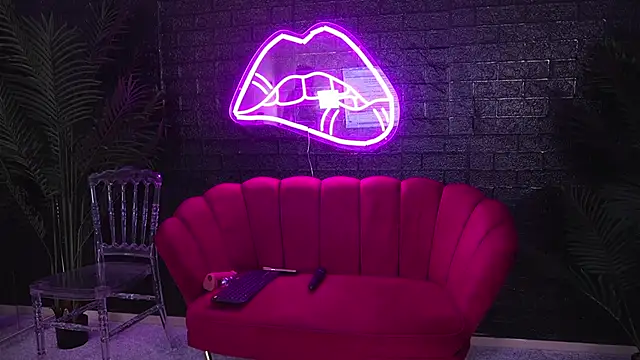 Snapshot of Annabellerise chatting on September 25, 2025, 4:18 am Annabellerise online show from September 25, 2025, 4:18 am