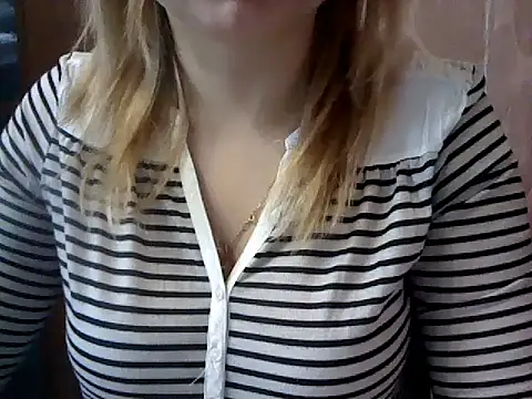 Snapshot of Allie_Janet chatting on March 13, 2025, 6:26 am Allie Janet online show from March 13, 2025, 6:26 am