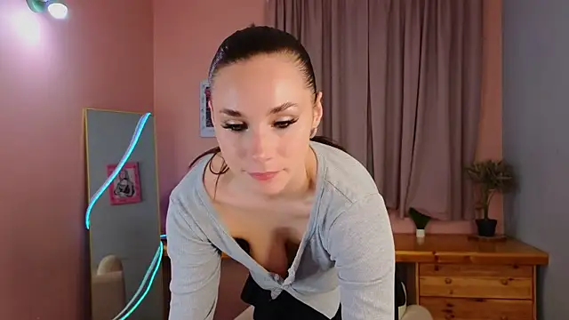 too sexxxy online show from May 17, 2026, 3:12 pm