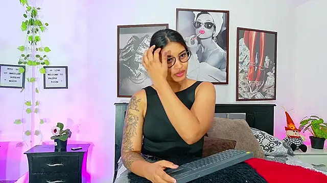 Snapshot of loretahorny chatting on February 27, 2026, 1:00 pm loretahorny online show from February 27, 2026, 1:00 pm