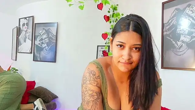 Snapshot of loretahorny chatting on February 14, 2026, 2:06 pm loretahorny online show from February 14, 2026, 2:06 pm