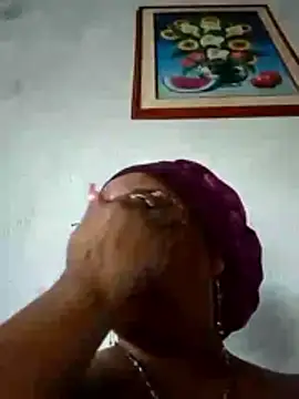 Snapshot of Teresa_mm chatting on November 16, 2025, 12:32 pm Teresa mm online show from November 16, 2025, 12:32 pm