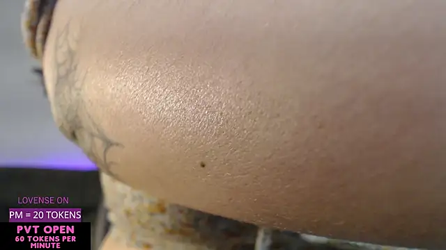 crystalll room online show from April 8, 2026, 12:34 am