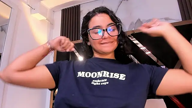 Snapshot of miilaklum chatting on February 15, 2026, 5:34 pm miilaklum online show from February 15, 2026, 5:34 pm