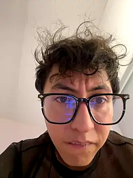 Snapshot of darkdesire_01 chatting on September 25, 2025, 3:01 am darkdesire 01 online show from September 25, 2025, 3:01 am