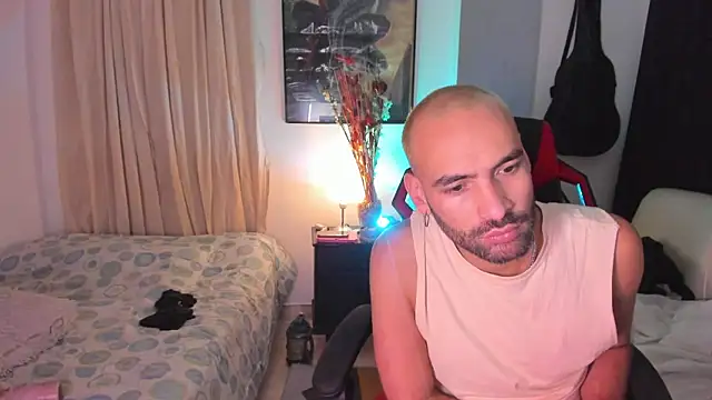 Snapshot of darkdesire_01 chatting on January 19, 2025, 11:21 pm darkdesire 01 online show from January 19, 2025, 11:21 pm