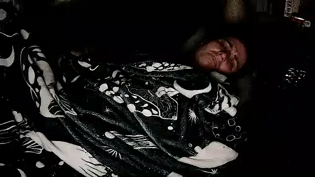 StonerPrincessGenie online show from February 6, 2025, 1:32 pm