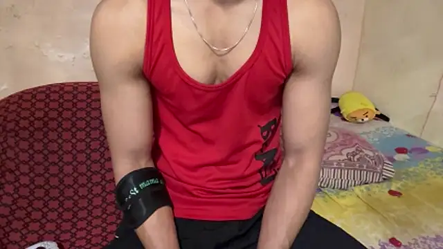 hot hunk boy online show from April 7, 2026, 5:15 pm