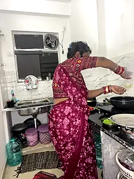 YourSuperTanya online show from December 1, 2025, 3:13 pm