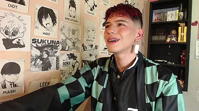 Snapshot of Mickey_Magic chatting on March 8, 2025, 4:23 am Mickey Magic online show from March 8, 2025, 4:23 am