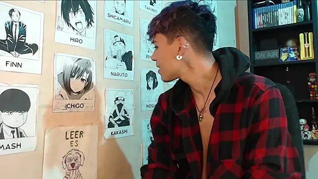 Snapshot of Mickey_Magic chatting on February 12, 2025, 4:44 am Mickey Magic online show from February 12, 2025, 4:44 am