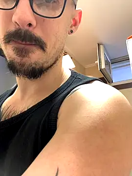 Snapshot of AssHunter4k chatting on November 24, 2025, 9:31 am AssHunter4k online show from November 24, 2025, 9:31 am