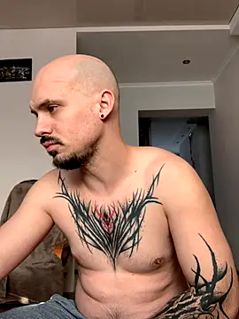 Snapshot of AssHunter4k chatting on November 20, 2025, 8:59 am AssHunter4k online show from November 20, 2025, 8:59 am