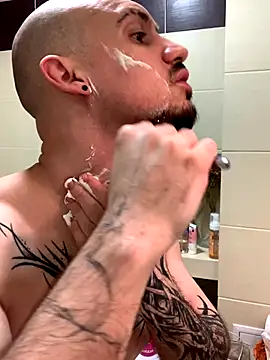 Snapshot of AssHunter4k chatting on December 3, 2025, 8:36 am AssHunter4k online show from December 3, 2025, 8:36 am