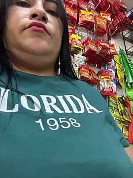 Snapshot of Miia_Jazmin chatting on May 6, 2026, 1:04 pm Miia Jazmin online show from May 6, 2026, 1:04 pm