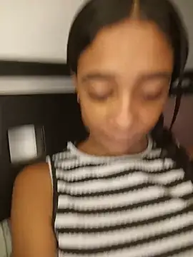 Snapshot of Zoe_Sweett18 chatting on July 3, 2026, 12:11 pm Zoe Sweett18 online show from July 3, 2026, 12:11 pm